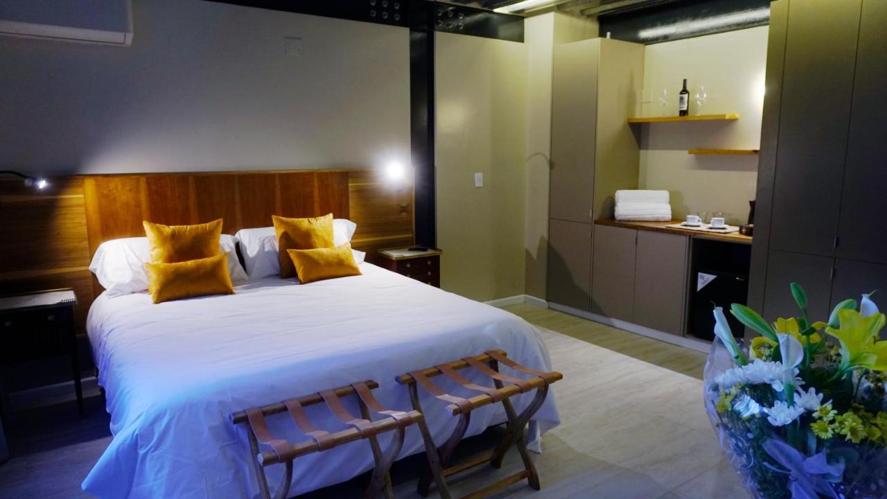 718 Rufino Petit Hotel Мендоса Экстерьер фото